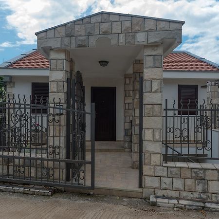 Villa Julia Petrovac ภายนอก รูปภาพ