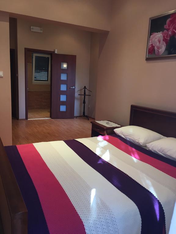 Villa Julia Petrovac ภายนอก รูปภาพ